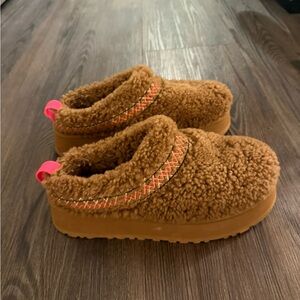 UGG Brown Sherpa Clog Mules with Pink Pull Tab